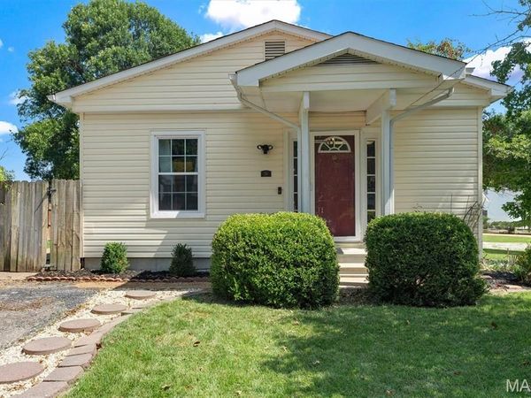 36 Cedar Drive, Pacific, MO 63069