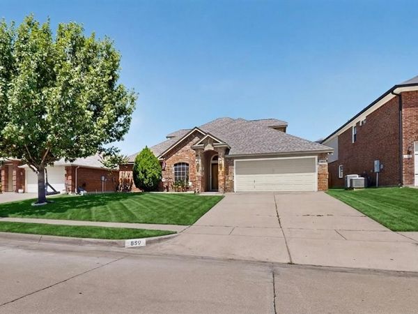 839 Evergreen Lane , Burleson, TX 76028