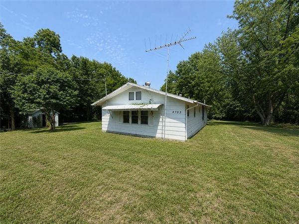 4705 N Koger Road, Sibley, MO 64088