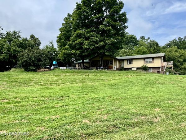 1717 W Raccoon Valley Drive, Heiskell, TN 37754