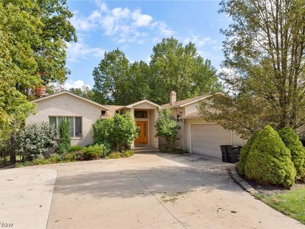 9445 Barr Road , Brecksville, OH 44141