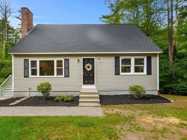 58 Carlisle Rd, Westford, MA 01886