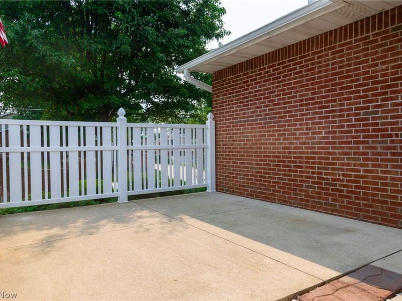 205 Greenbriar Lane, Dalton, OH 44618 Photo 3