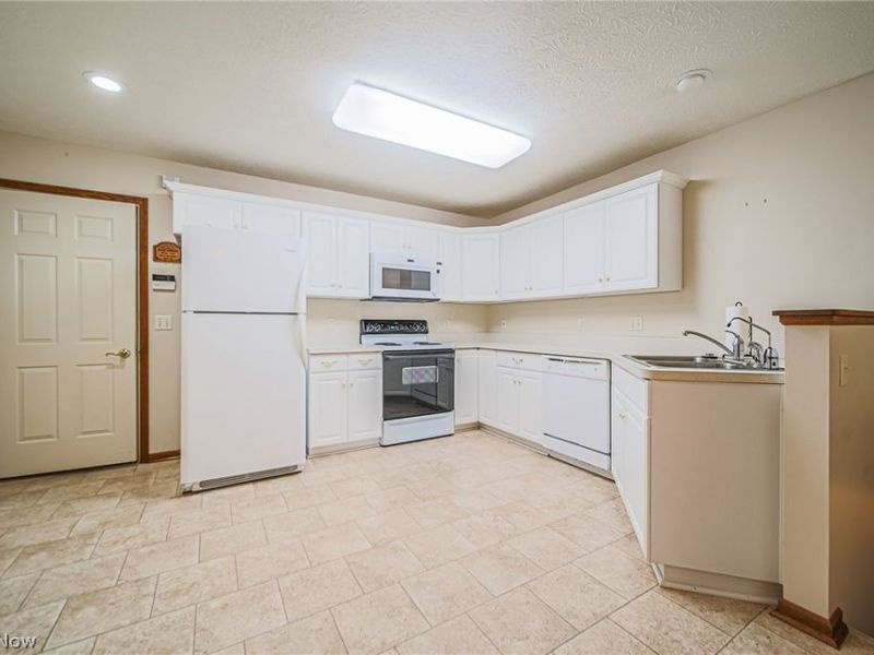 205 Greenbriar Lane, Dalton, OH 44618 Photo 9