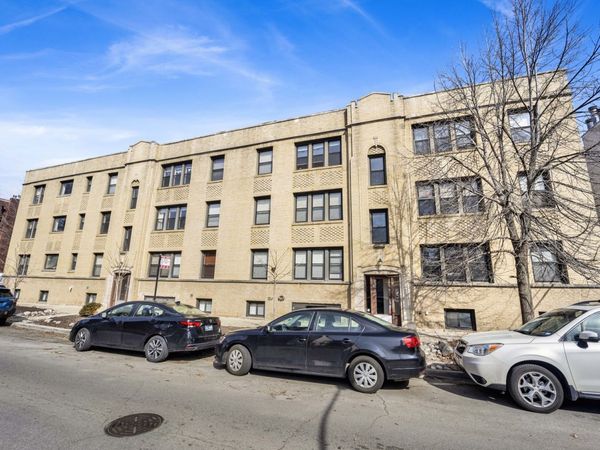 1156 W CORNELIA Avenue, Unit 3, Chicago, IL 60657