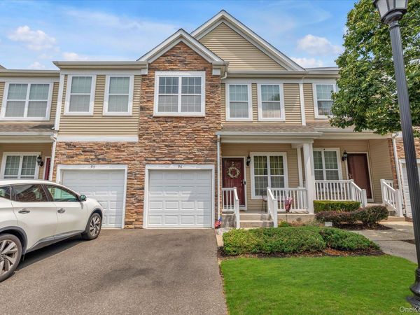 96 Paget Lane , Massapequa, NY 11758