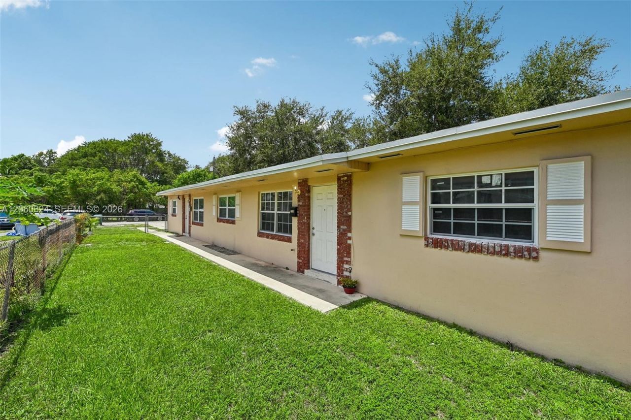 2137 NW 99th Ter, Miami, FL 33147 Photo