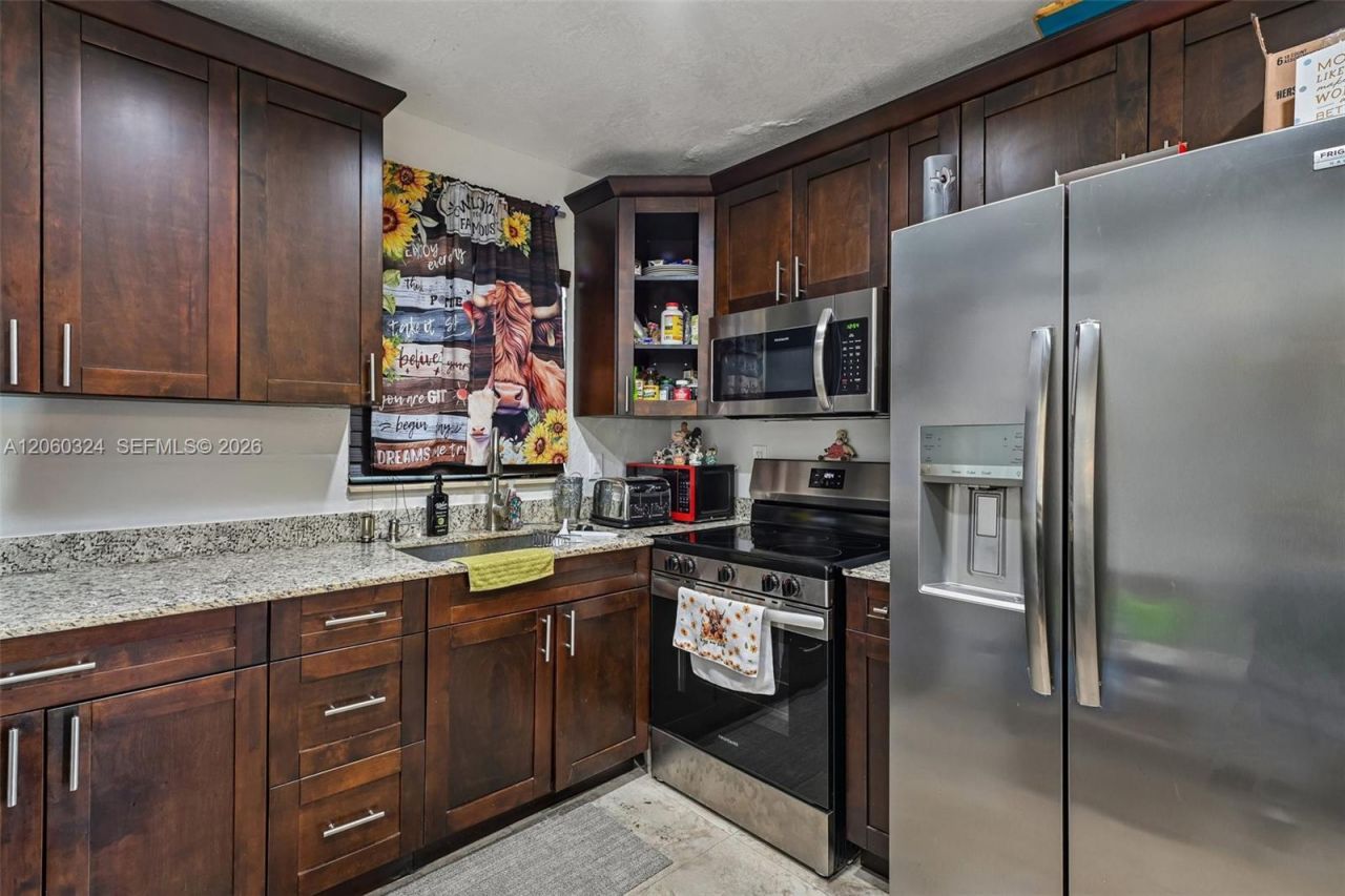 2137 NW 99th Ter, Miami, FL 33147 Photo