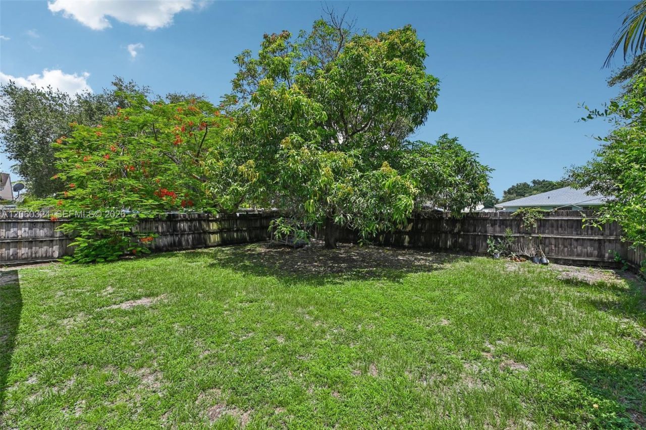 2137 NW 99th Ter, Miami, FL 33147 Photo