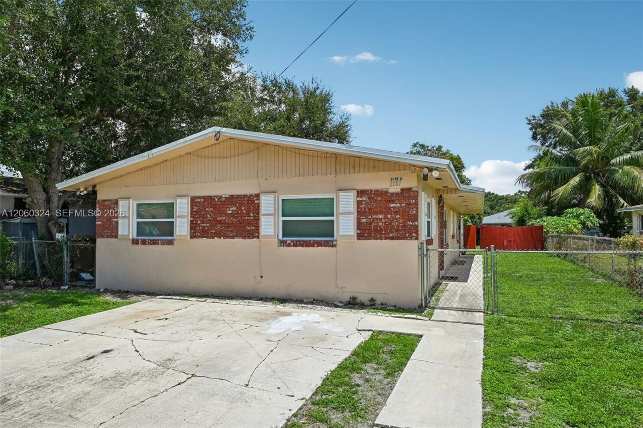2137 NW 99th Ter, Miami, FL 33147 Photo
