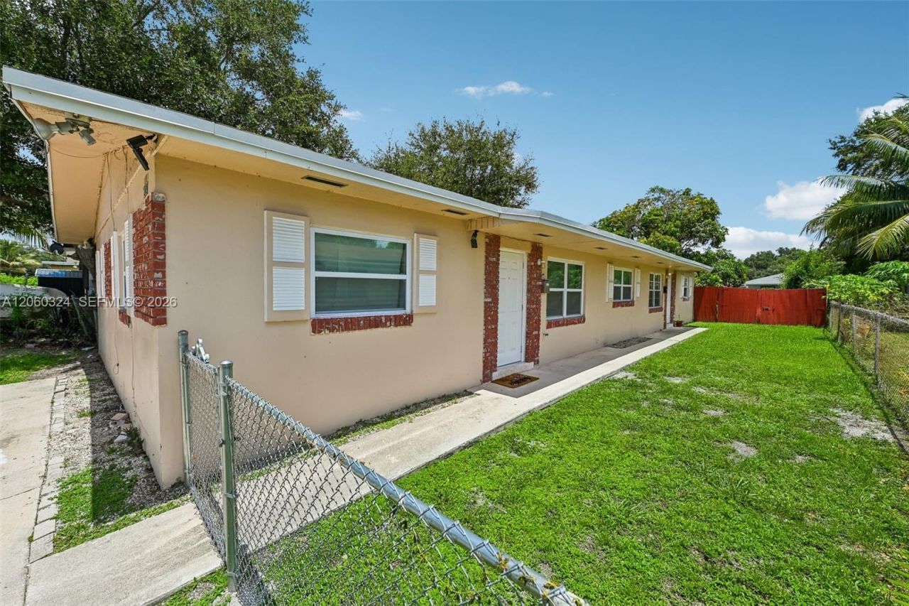 2137 NW 99th Ter, Miami, FL 33147 Photo