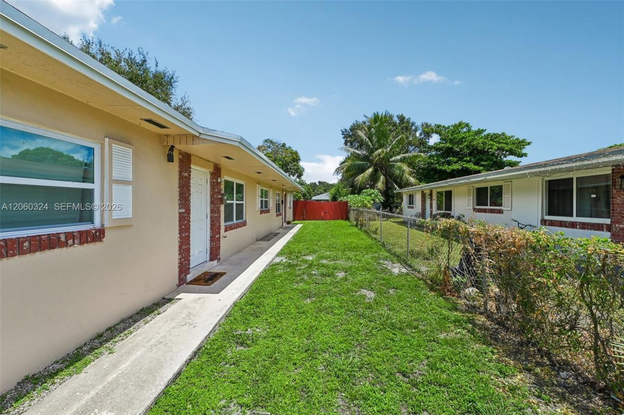 2137 NW 99th Ter, Miami, FL 33147 Photo