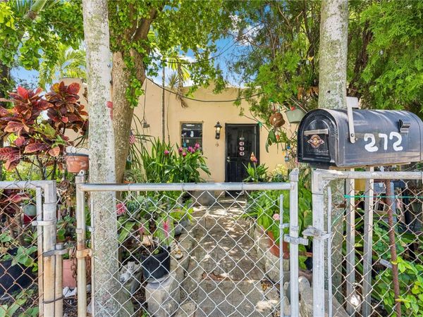 272 NW 37th St , Miami, FL 33127