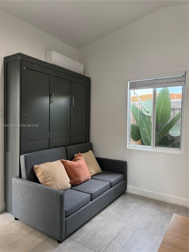 2230 NW 6th St, Unit C, Miami, FL 33125 Photo