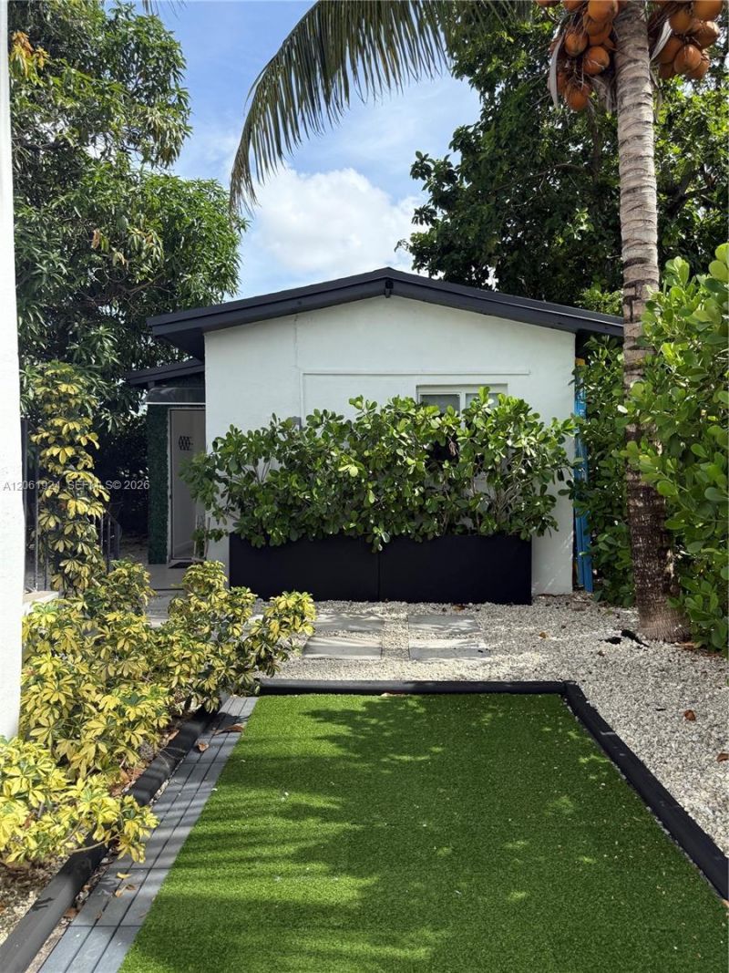 2230 NW 6th St, Unit C, Miami, FL 33125 Photo
