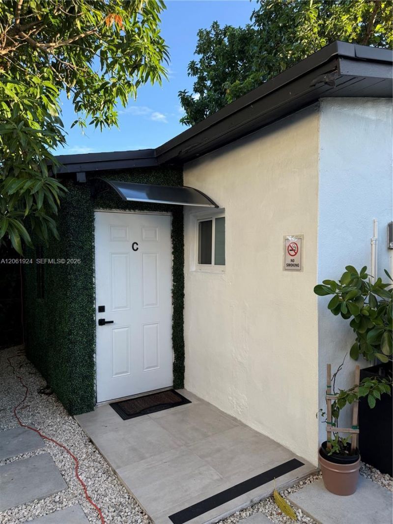 2230 NW 6th St, Unit C, Miami, FL 33125 Photo
