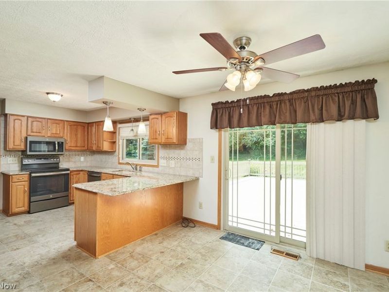 792 Jolson Avenue, Akron, OH 44319 Photo 10