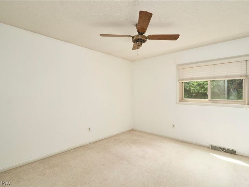 792 Jolson Avenue, Akron, OH 44319 Photo 17