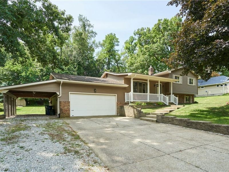 792 Jolson Avenue, Akron, OH 44319 Photo 2