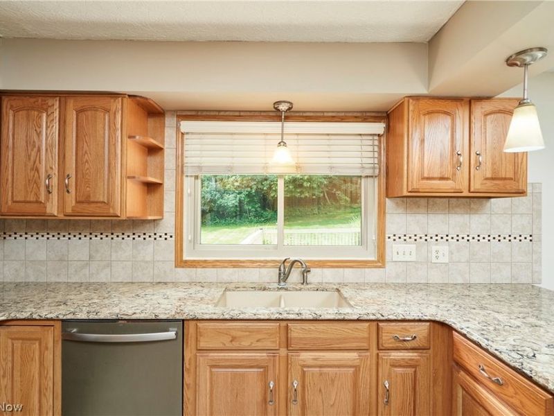 792 Jolson Avenue, Akron, OH 44319 Photo 8