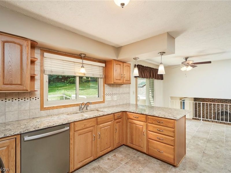 792 Jolson Avenue, Akron, OH 44319 Photo 9