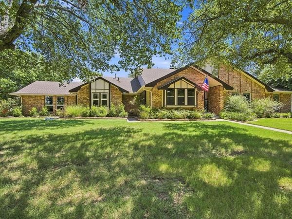210 Rock Springs Court , Waxahachie, TX 75165