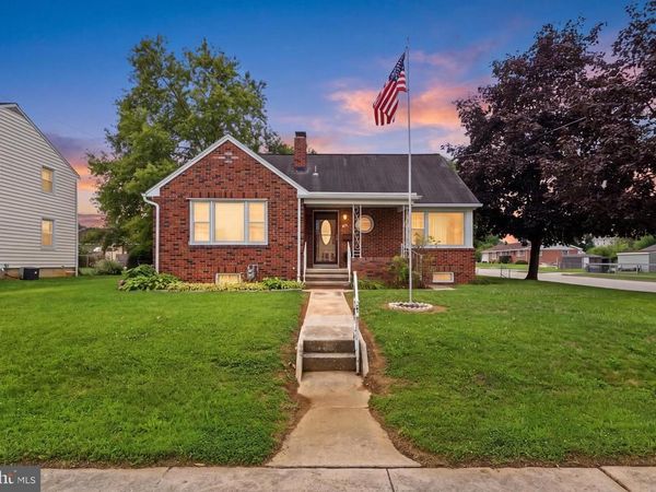 120 MAPLE AVENUE, HANOVER, PA 17331