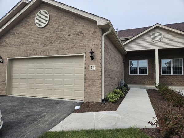 76 Olympus Drive, Tinley Park, IL 60477