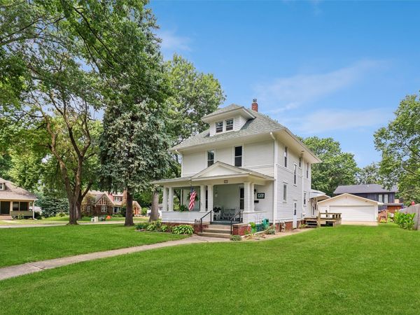210 W Jackson Avenue , Indianola, IA 50125