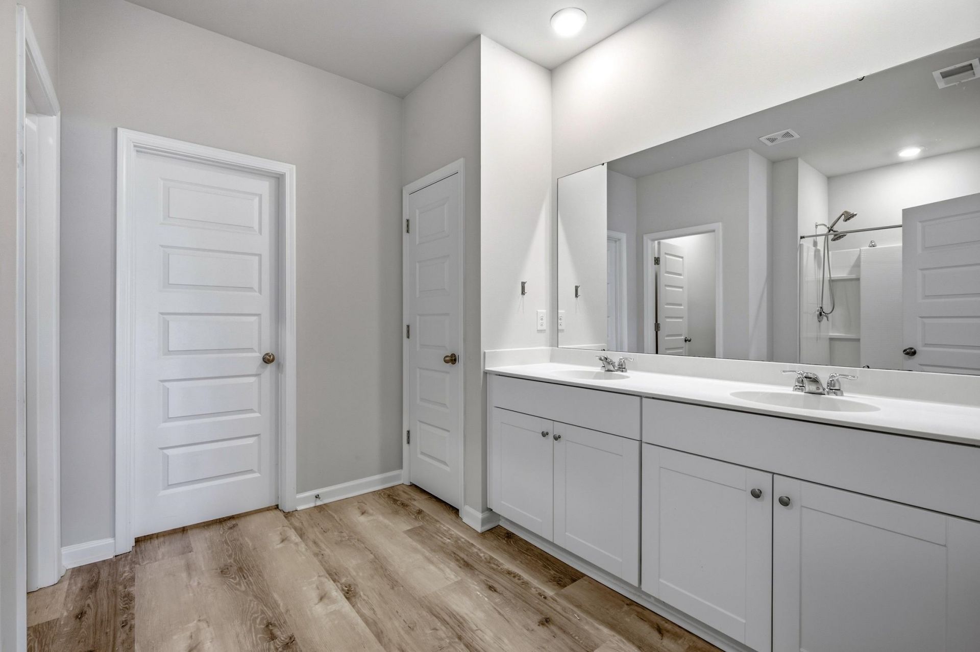 8048 Forest Edge Dr. Photo 10