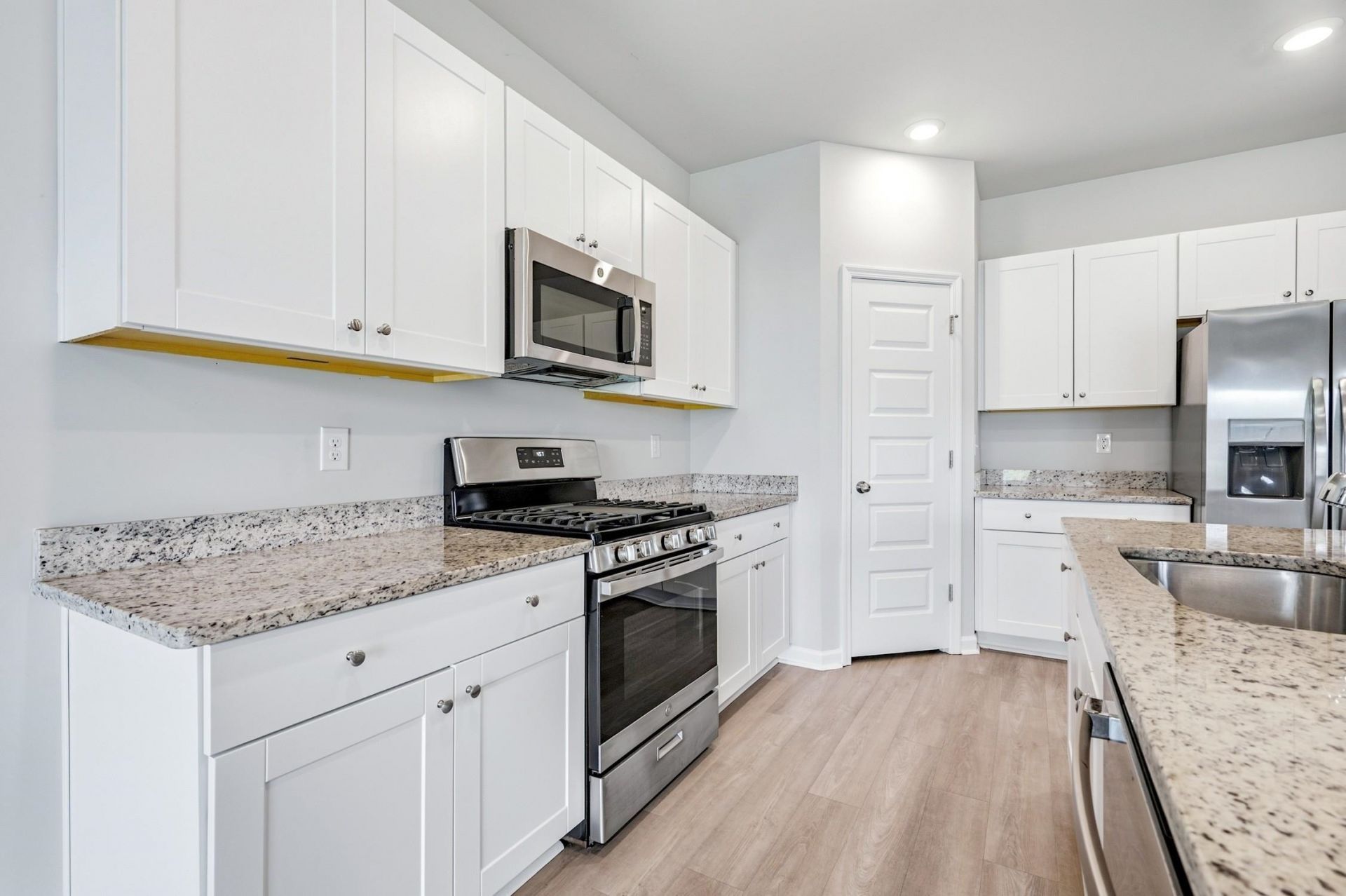 8048 Forest Edge Dr. Photo 5