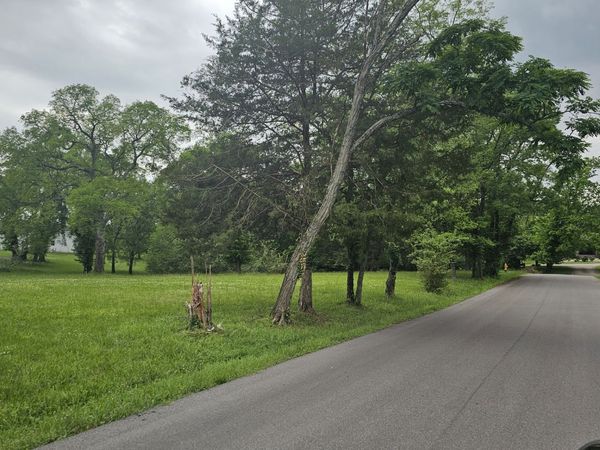 194 Cranwill Dr , Hendersonville, TN 37075