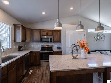 7752 N 108th Street, Omaha, NE 68142