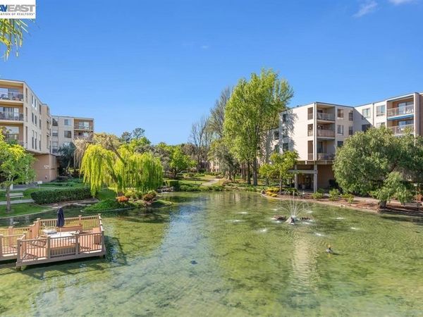 430 N Civic Dr, Unit 208, Walnut Creek, CA 94596
