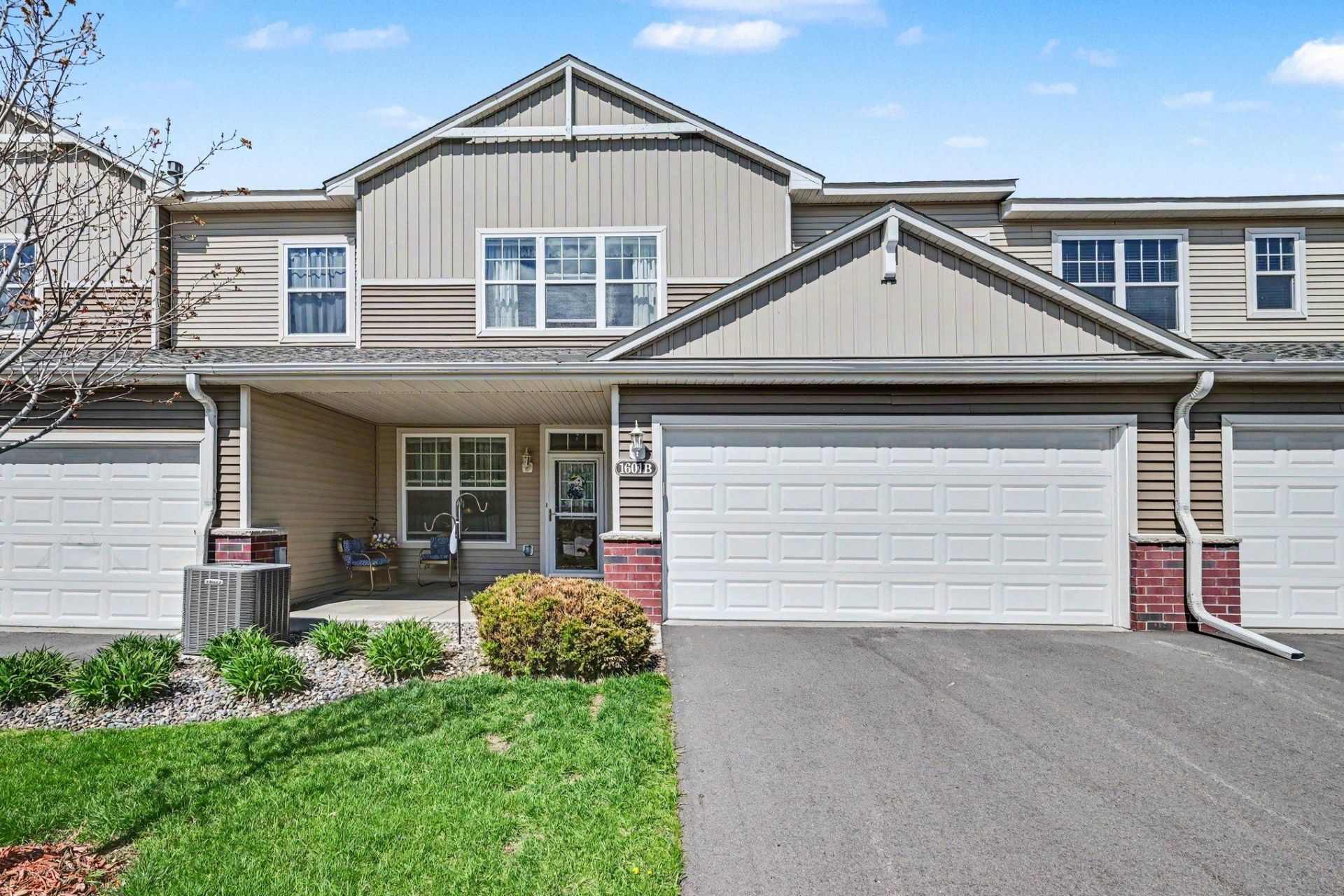 1601 Sumac Circle , Unit B, Carver, MN 55315 Main Photo