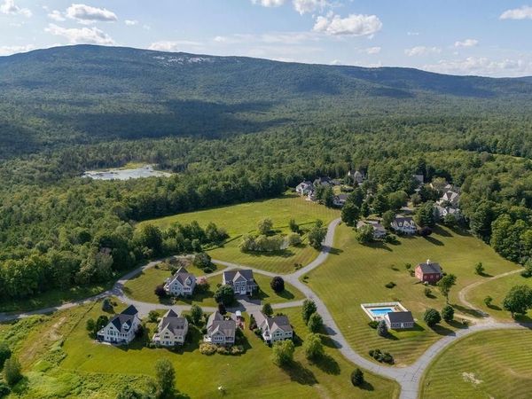 33 Wintercroft Circle, Unit 5, Grantham, NH 03753