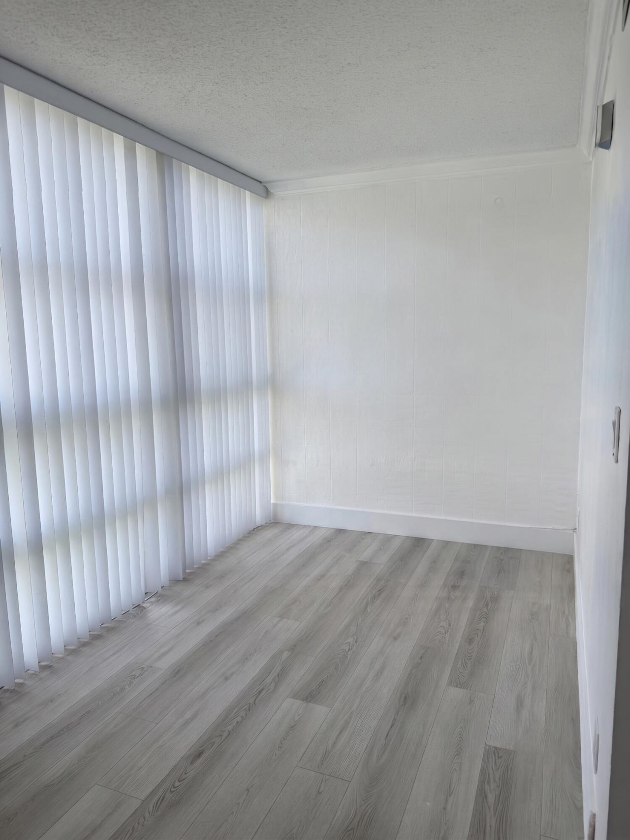 801 Three Islands Boulevard, Unit 209, Hallandale Beach, FL 33009 Photo