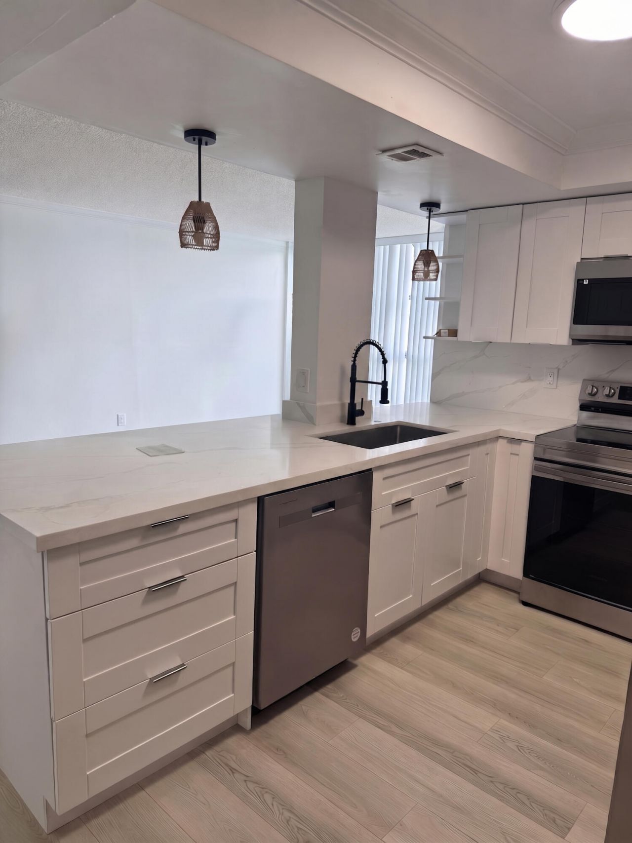 801 Three Islands Boulevard, Unit 209, Hallandale Beach, FL 33009 Photo