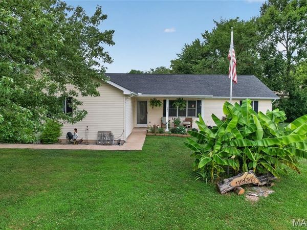 101 S Locust Street , Dixon, MO 65459