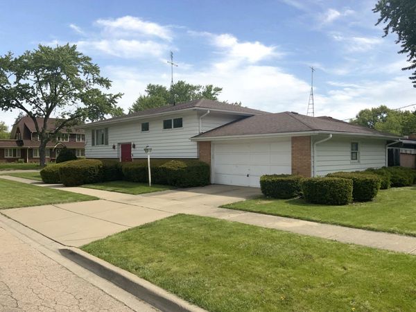 747 Palace Street , Aurora, IL 60506