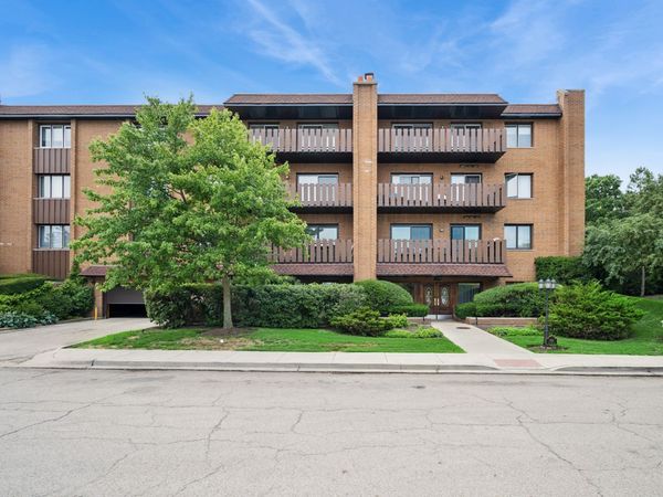Unit 301, Highland Park, IL 60035