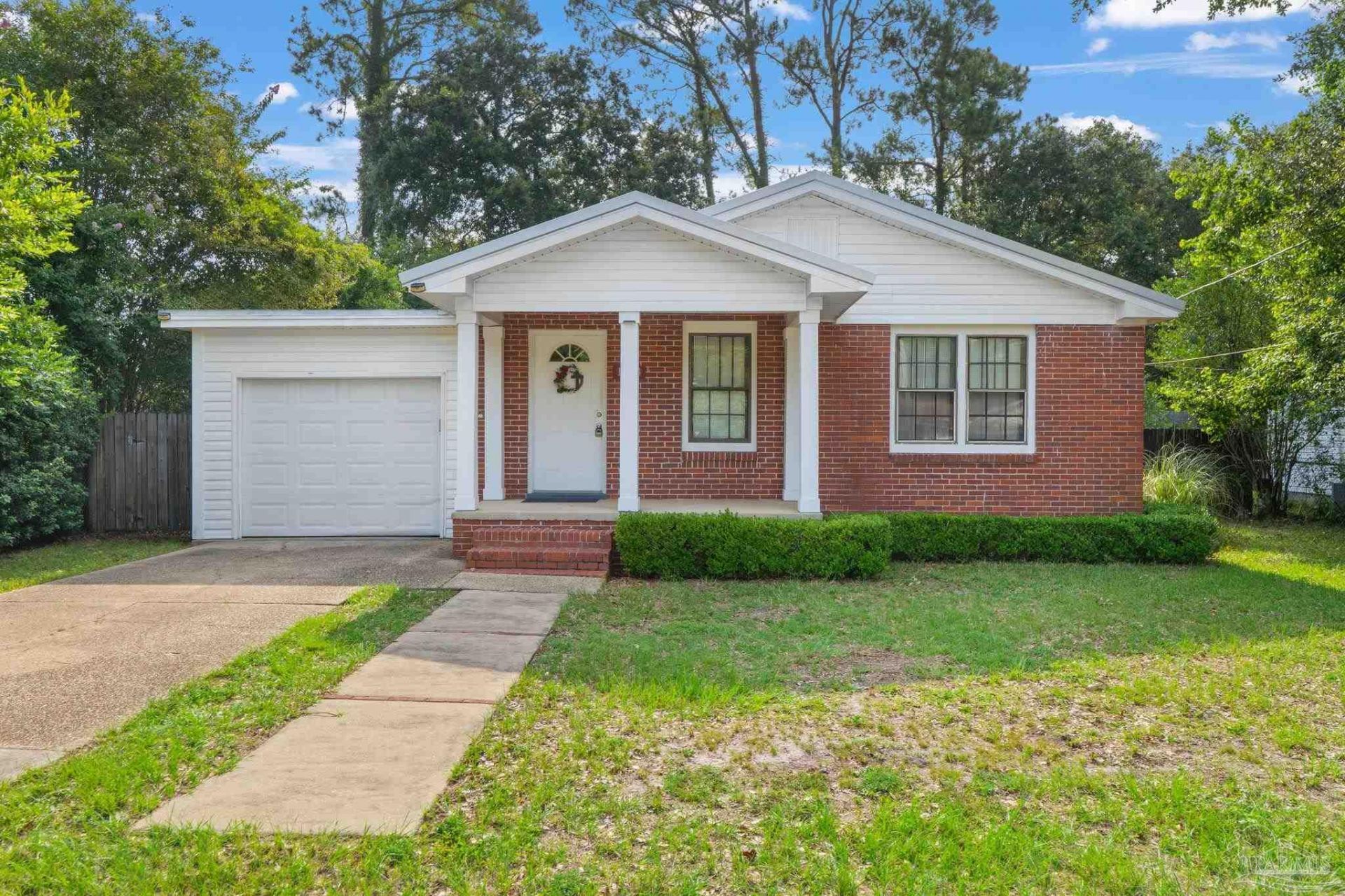 1004 Decatur Ave, Pensacola, FL 32507 Main Photo