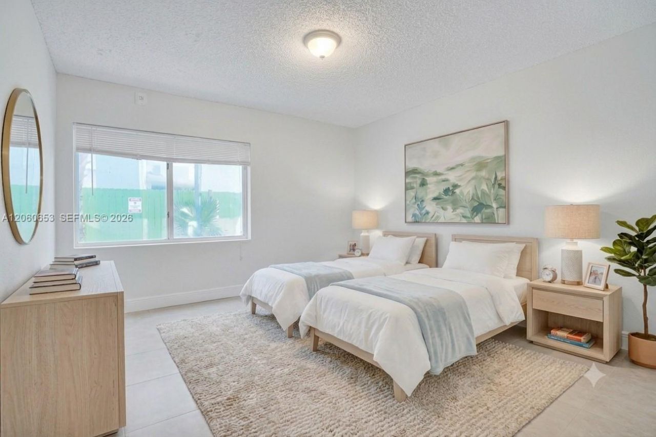 4011 N Meridian Ave, Unit 21, Miami Beach, FL 33140 Photo