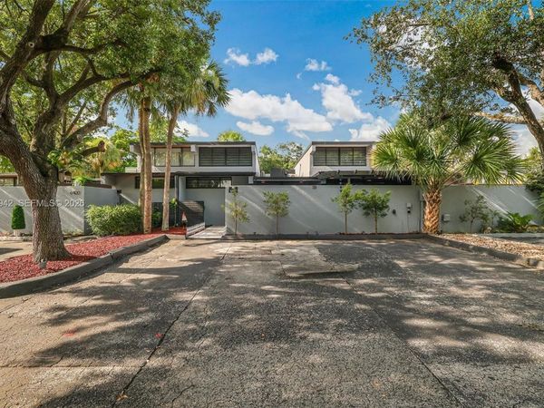 6402 Windmill Gate Rd , Miami Lakes, FL 33014