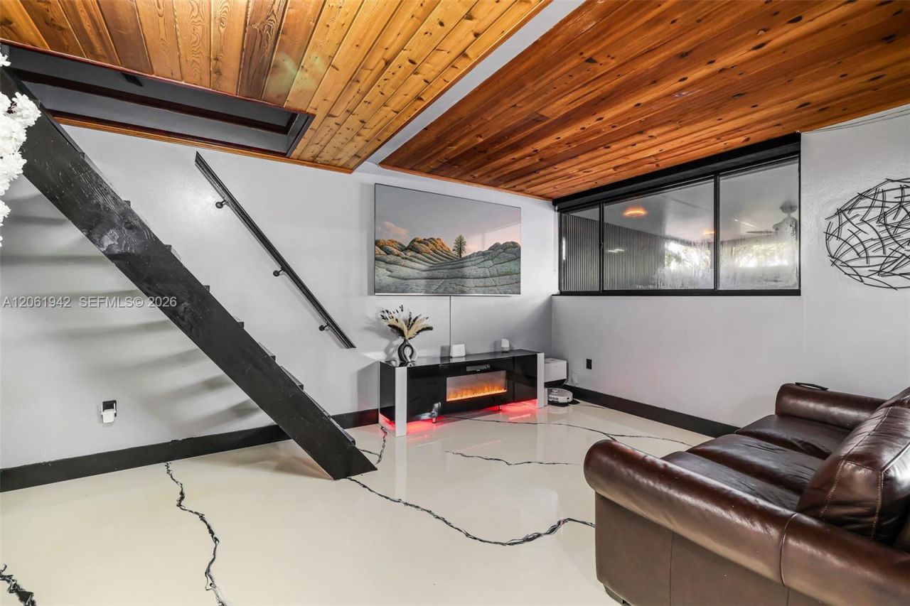 6402 Windmill Gate Rd , Miami Lakes, FL 33014 Photo