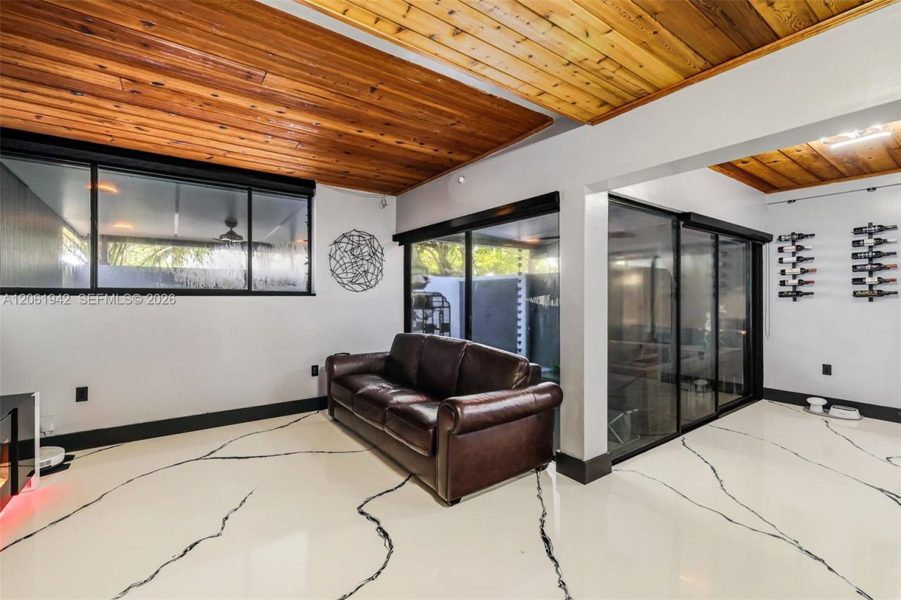 6402 Windmill Gate Rd , Miami Lakes, FL 33014 Photo
