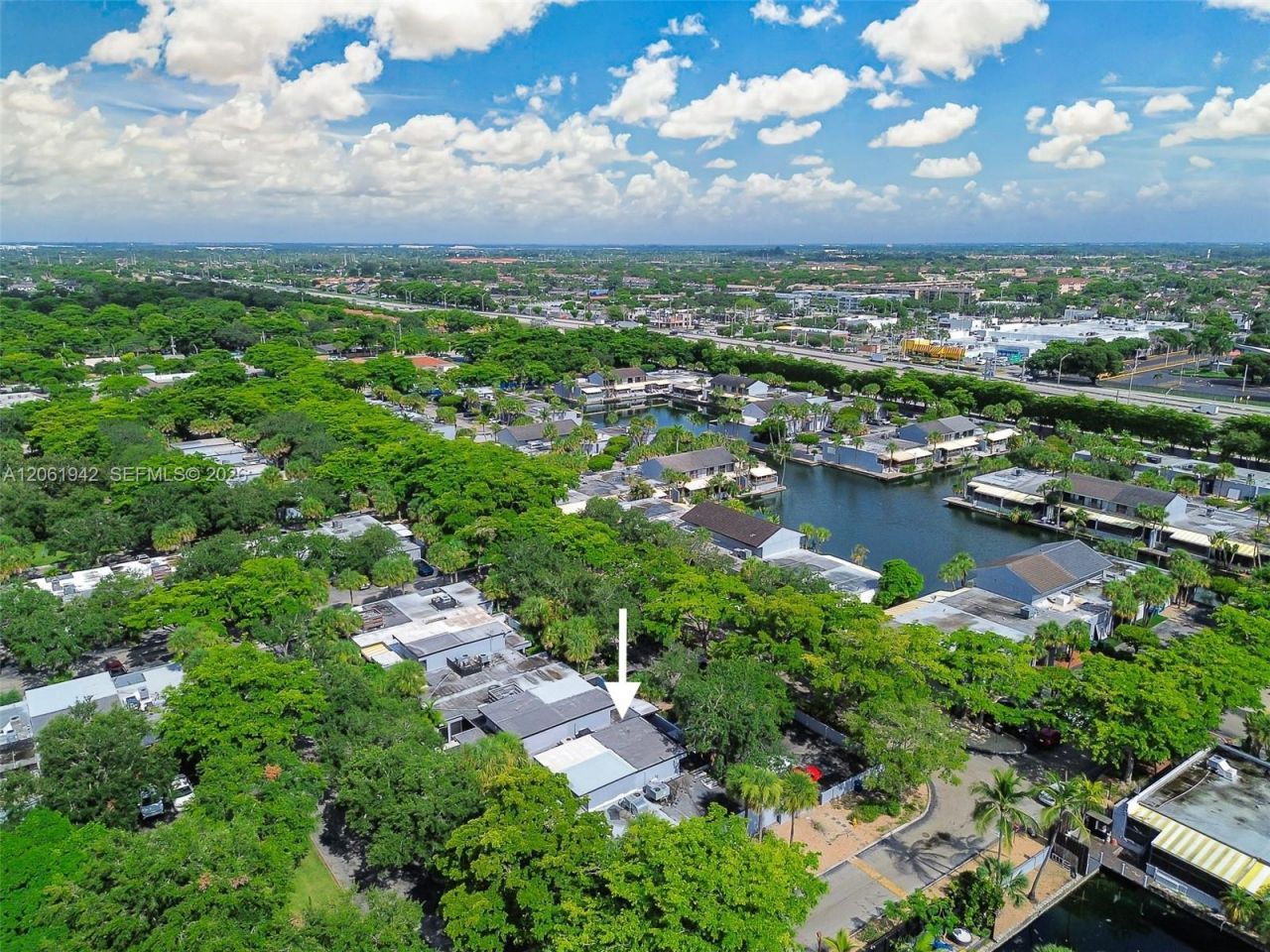 6402 Windmill Gate Rd , Miami Lakes, FL 33014 Photo