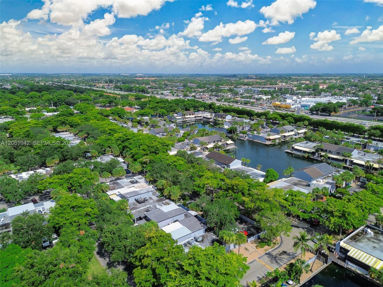 6402 Windmill Gate Rd , Miami Lakes, FL 33014 Photo