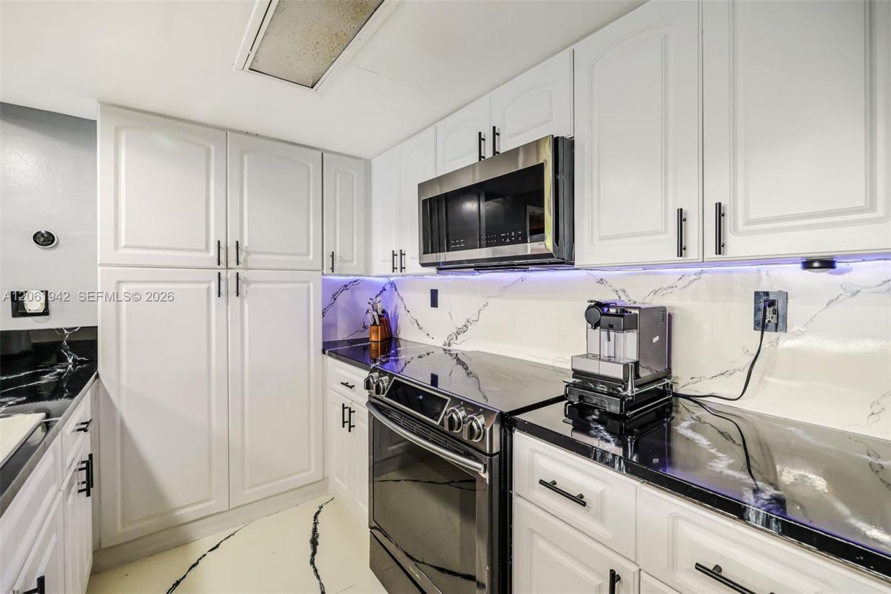 6402 Windmill Gate Rd , Miami Lakes, FL 33014 Photo