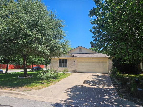230 Rinehardt ST , Hutto, TX 78634